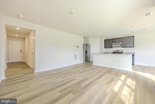 Building Photo - 110 Charing Cross Dr