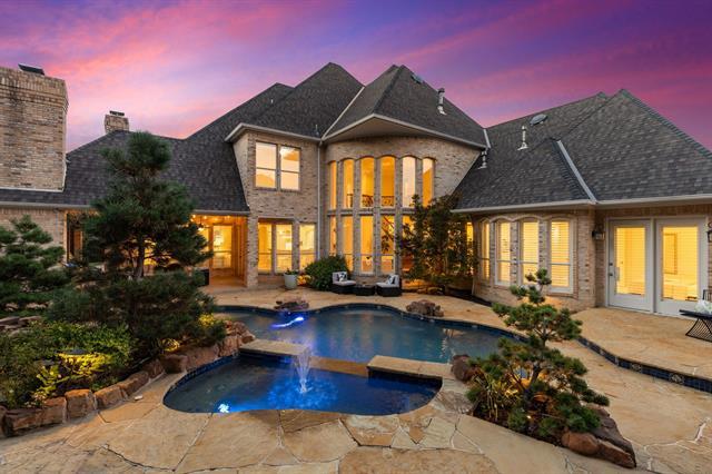 Building Photo - 7300 Majestic Manor