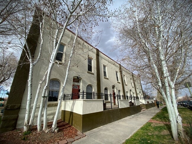 Building Photo - 3127 W 28th Ave