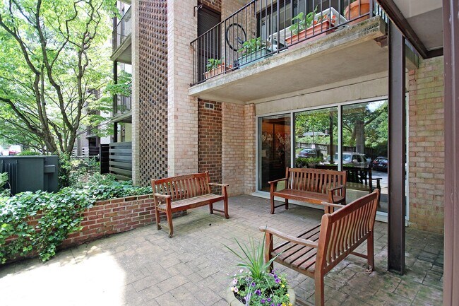 Foto del edificio - North Downtown Condo With Water/Sewer, Gas, Electricity Included