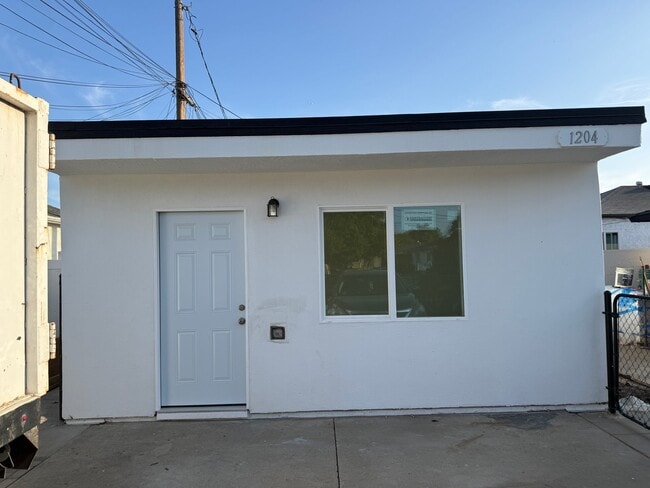 Photo - 1204 S Spruce St House