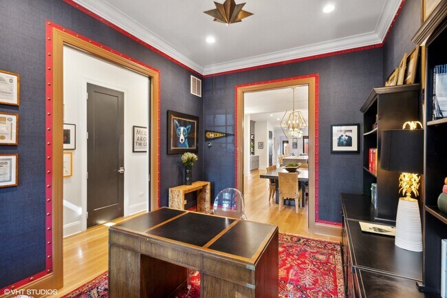 Foto del edificio - 2517 N Marshfield Ave