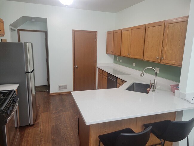 Foto del edificio - 8525 Sawyer Ct