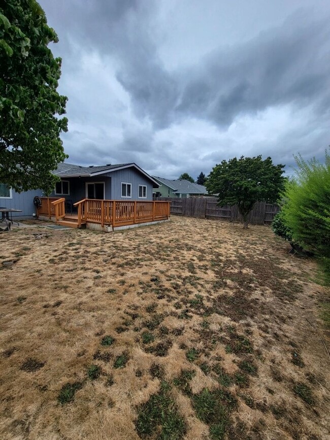 Building Photo - 3-bedroom 2 bath House
