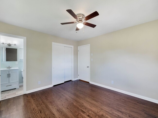 Building Photo - 450 Bouton Dr