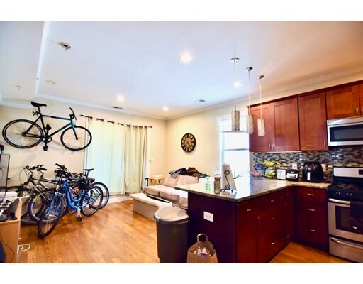 Foto del edificio - 27 Chestnut Ave