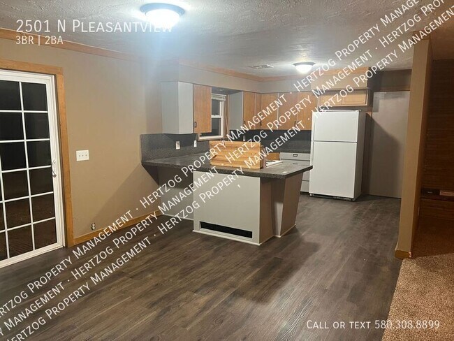 Foto del edificio - 2501 N Pleasantview-