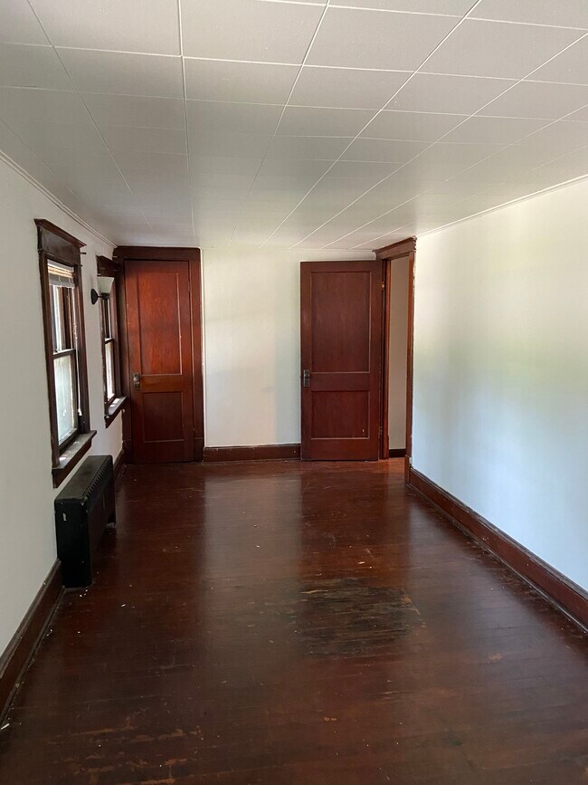 Building Photo - 404 Ridge Rd