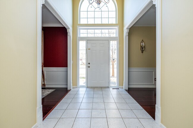 Foto del edificio - 466 Ivy Ln