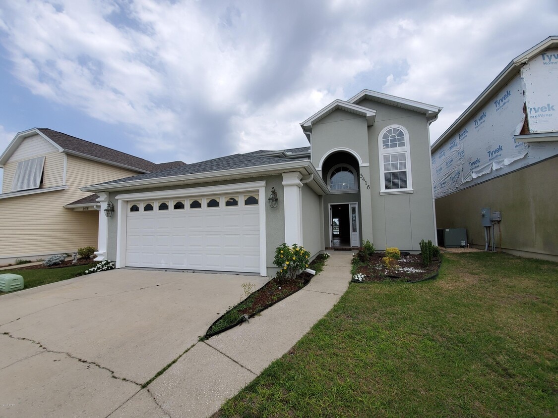 Foto principal - 3416 Harrison Ave