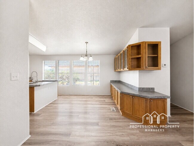 Foto del edificio - 3-bedroom, 2-bathroom home in West Wellton