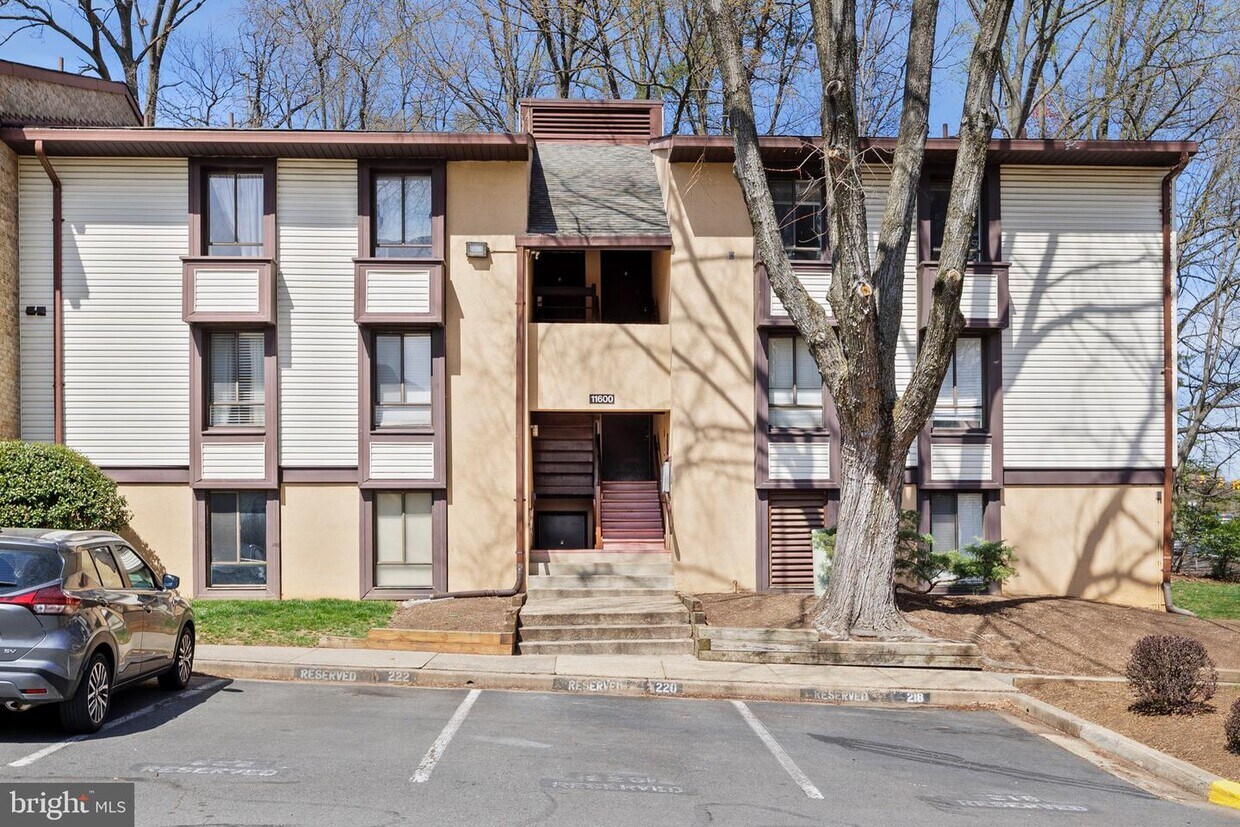 11600 Stoneview Square Unit 22C, Reston, VA 20191 Room for Rent in