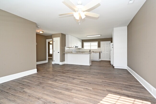 Sala de estar 1 - 1535 Warnke Rd NW