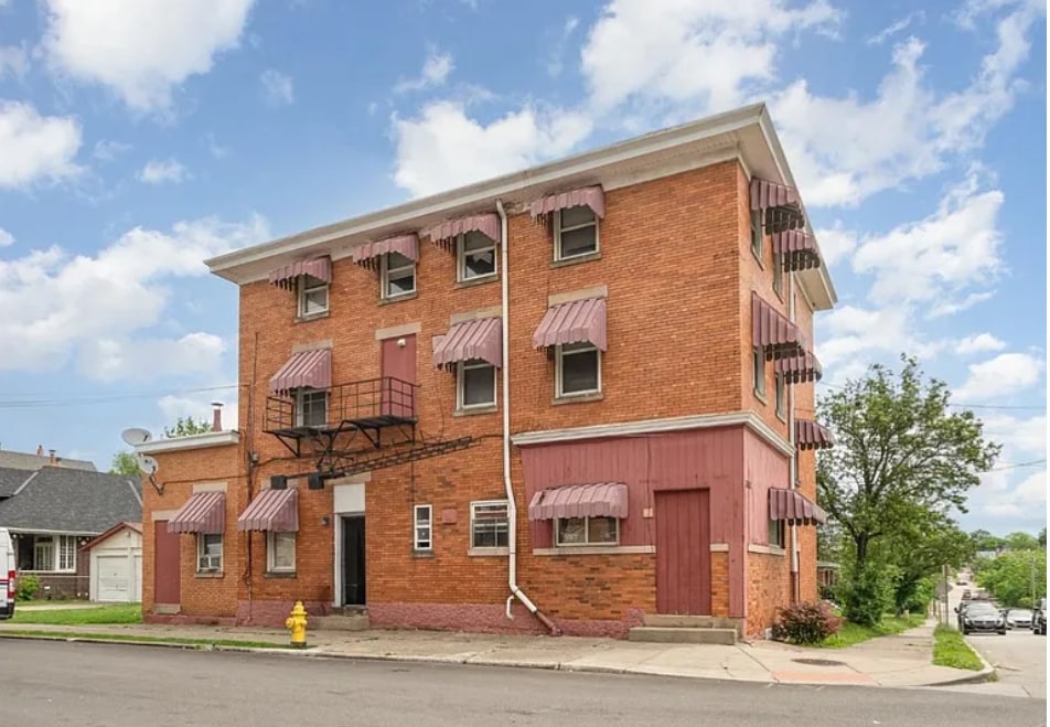 Spacious First-Floor Studio Near Incline District — Updated Kitchen, Tall Ceilings, W/D Hookups - Spacious First-Floor Studio Near Incline District — Updated Kitchen, Tall Ceilings, W/D Hookups