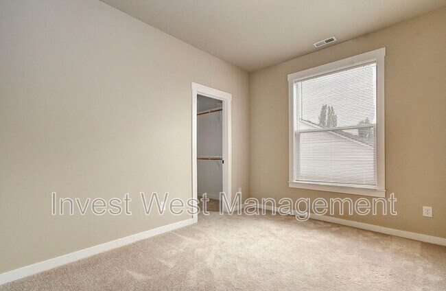 Building Photo - 1651 52nd Ct