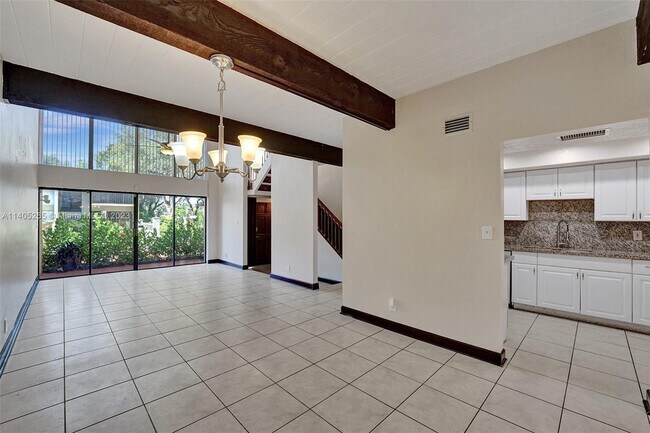 Building Photo - 760 E Coco Plum Cir