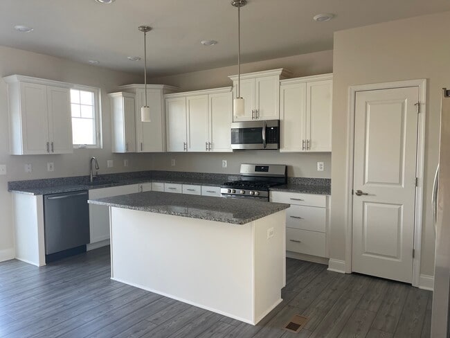 Building Photo - 35249 Wright Way
