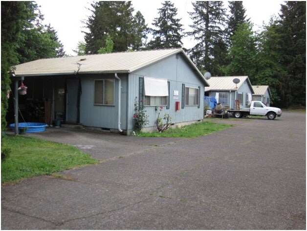 Primary Photo - 642 W Maple St