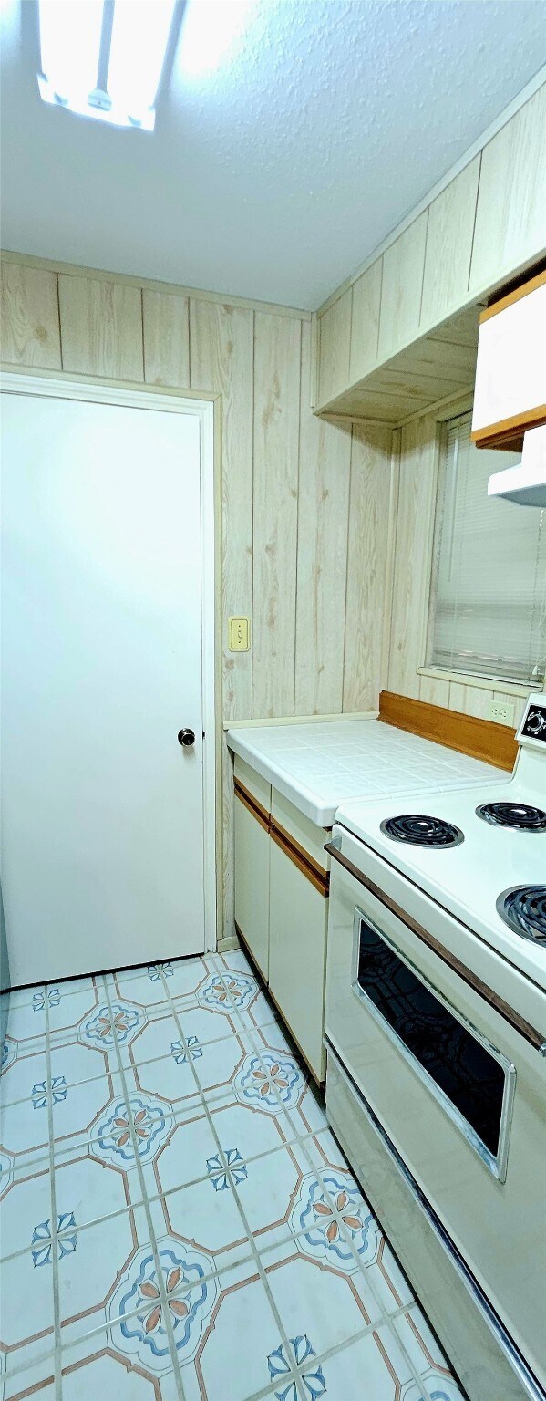 Foto del edificio - 9550 Deering Dr