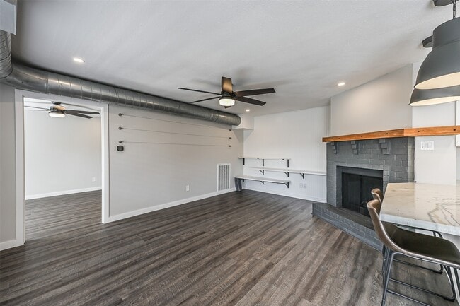 Foto del edificio - 1500 Bay Area Blvd