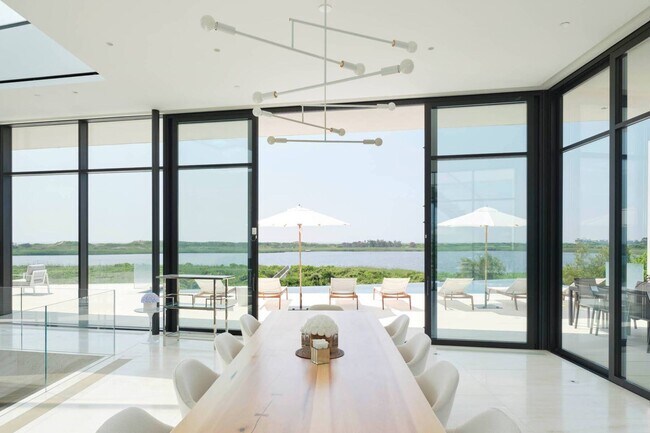 Foto del edificio - 951 Flying Point Rd