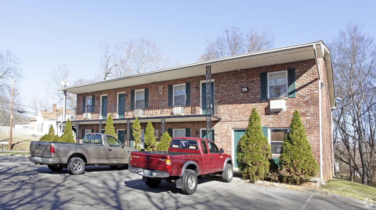 Primary Photo - 406 Watauga Dr