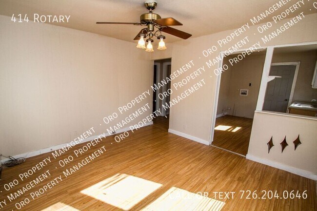 Foto del edificio - Cozy 2 Br/1 Ba Home Near At&t Center