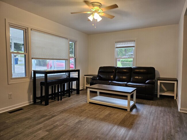 Building Photo - 1802 Pritchard Pl