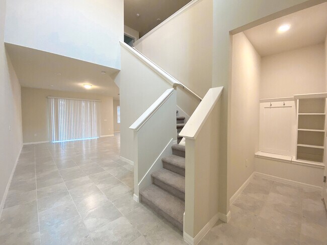 Building Photo - 7247 Oakmoss Loop