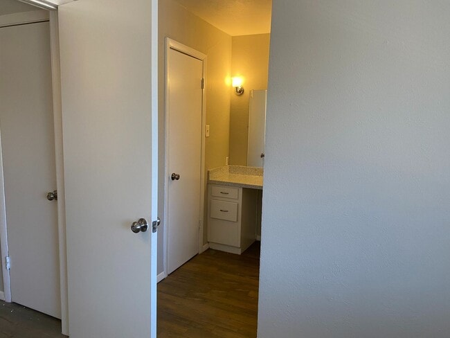 Interior Photo - Monarch Court