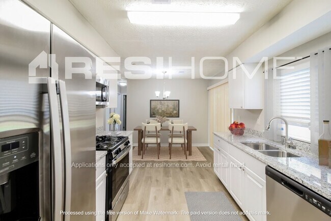Foto del edificio - 8962 Ashwood Dr