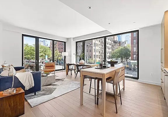 Building Photo - 500 W 45th St