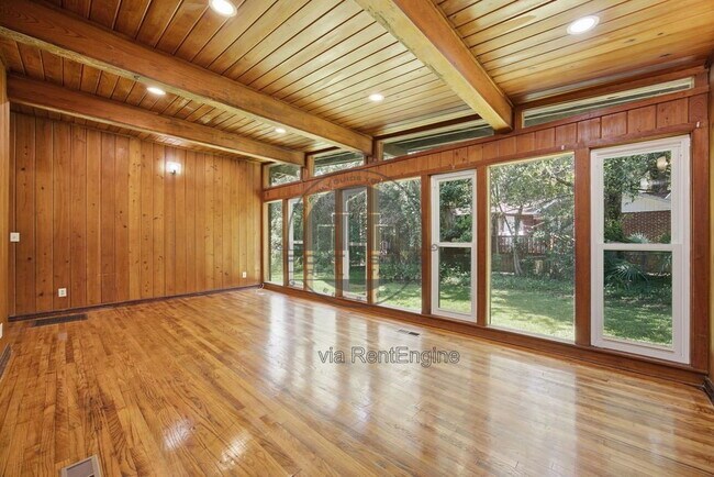Foto del edificio - 2203 Amelia Cir