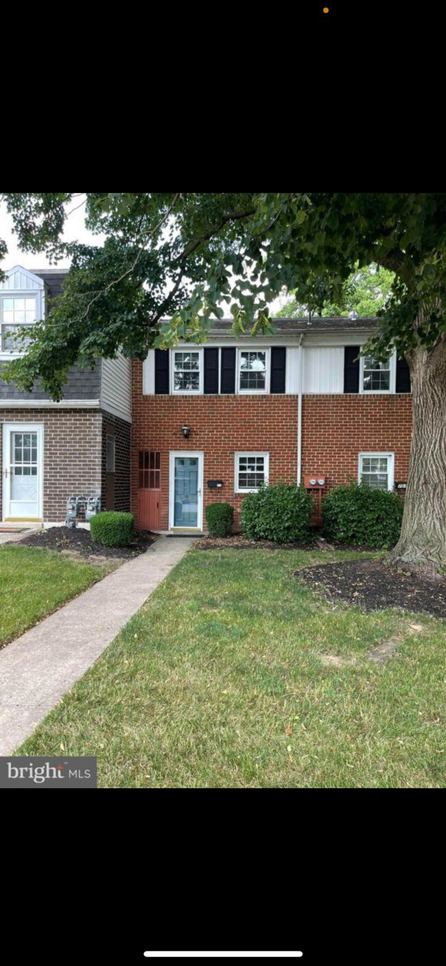 Building Photo - 703 Hardwick Pl