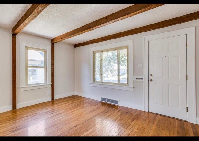 Foto del edificio - 1422 S Laura Ave