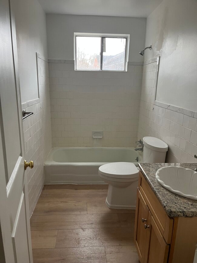 Bath - 1005 Cedarcroft Rd