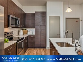 one-bedroom kitchen with island - 531 Grand