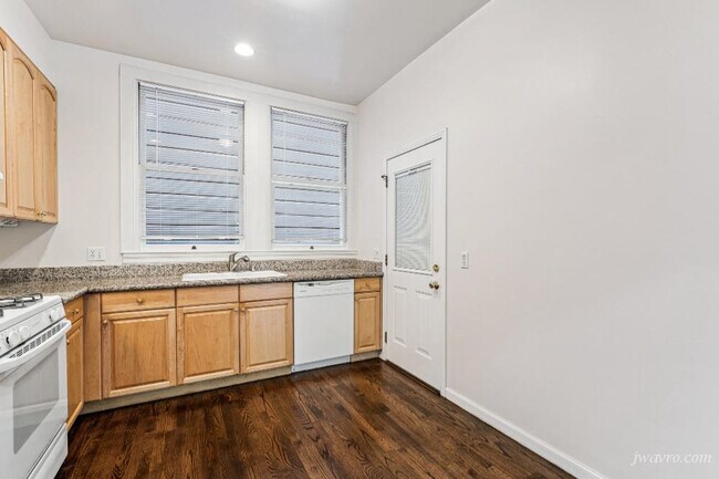 Foto del edificio - 1393 Waller St
