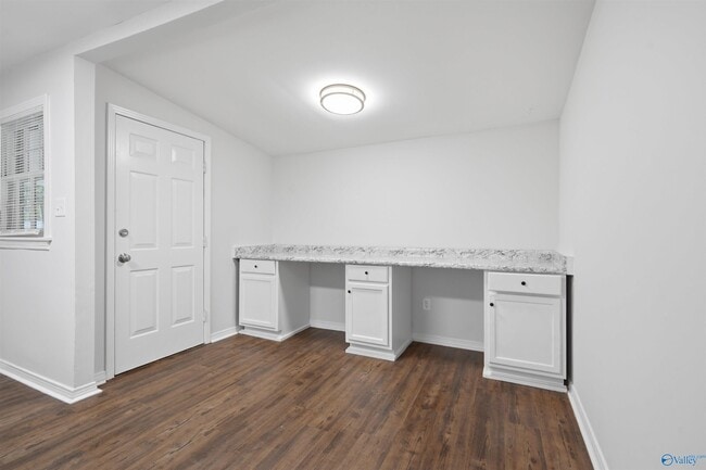 Building Photo - 2608 8th Ave SW