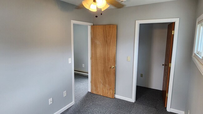Foto del edificio - 1501 W Henley St