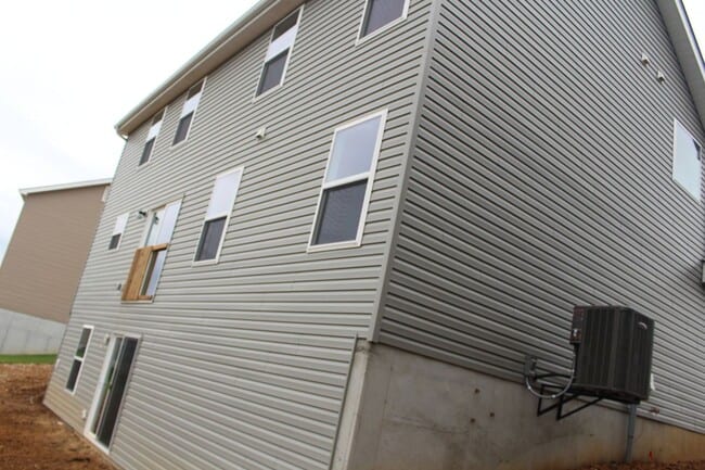 Building Photo - 436 Sweetgrass Dr