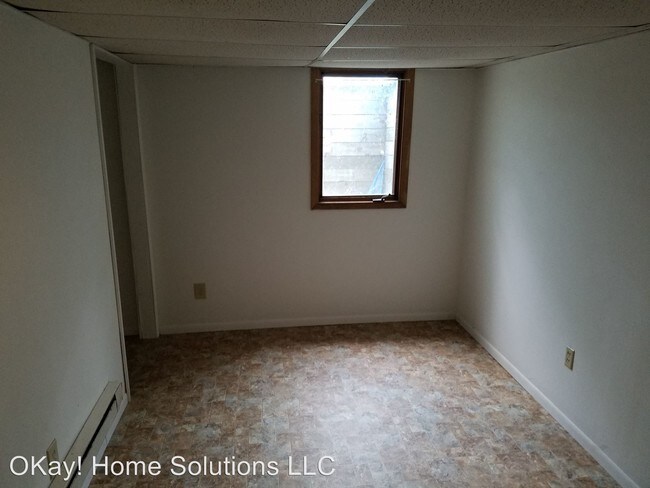Building Photo - 405 12th St NW