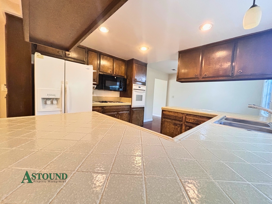 Primary Photo - 510 Linford Pl