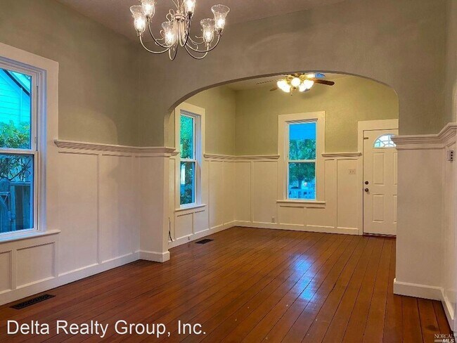 Building Photo - 3 br, 2 bath House - 142 West Street