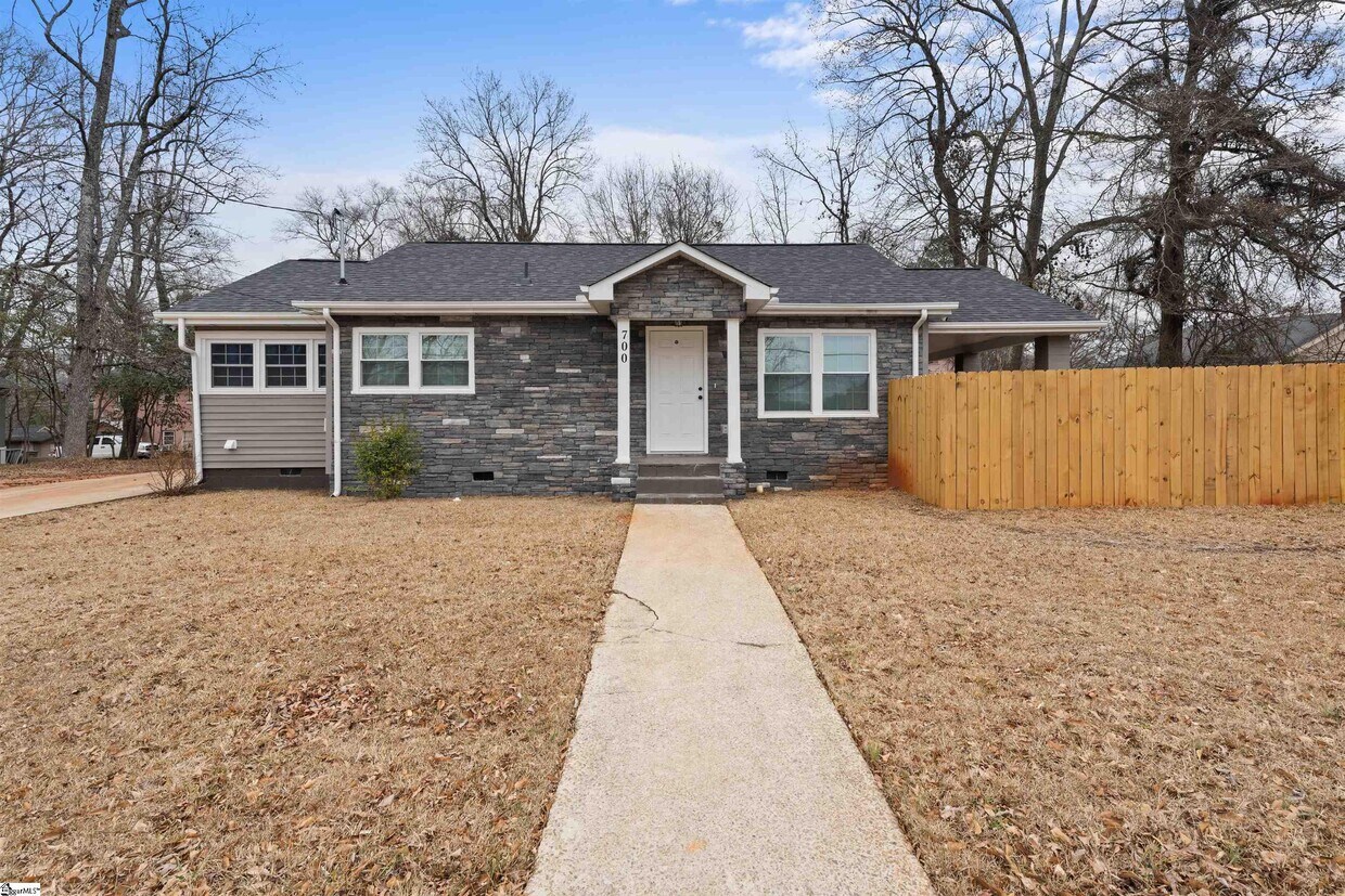 Foto principal - 700 N Franklin Rd