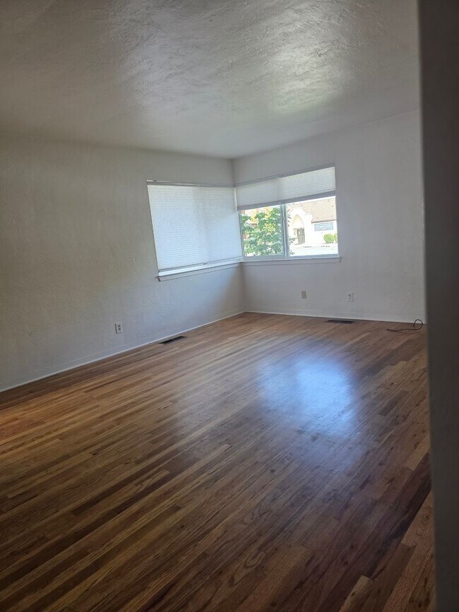 Foto del edificio - 1227 S Arlington Ave