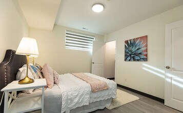 Building Photo - Court & Degrave Rentals