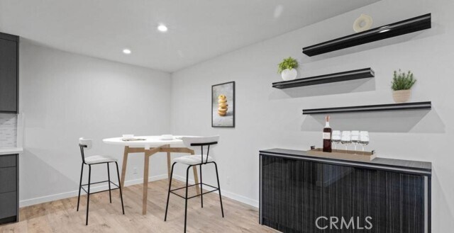Foto del edificio - 2021 Beachwood Dr
