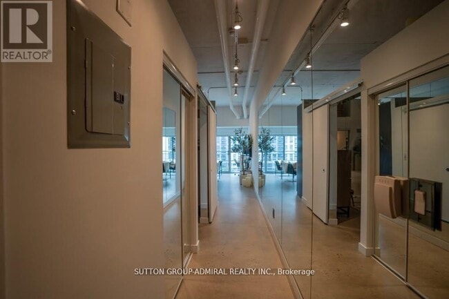 Building Photo - 2 Fieldway Rd