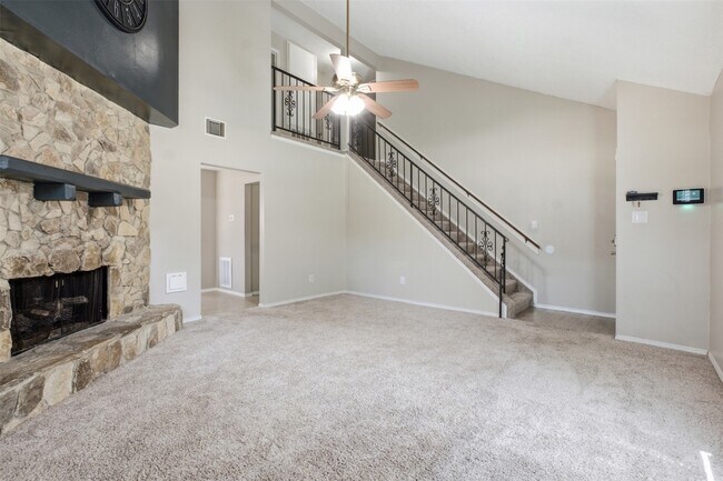 Foto del edificio - 4118 Garden Springs Dr